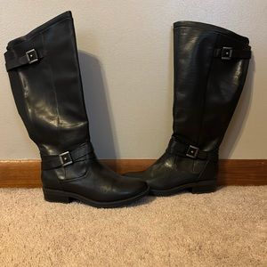 Only worn twice! Tall black boots! Size 6 women’s! Brand is Baretraps!